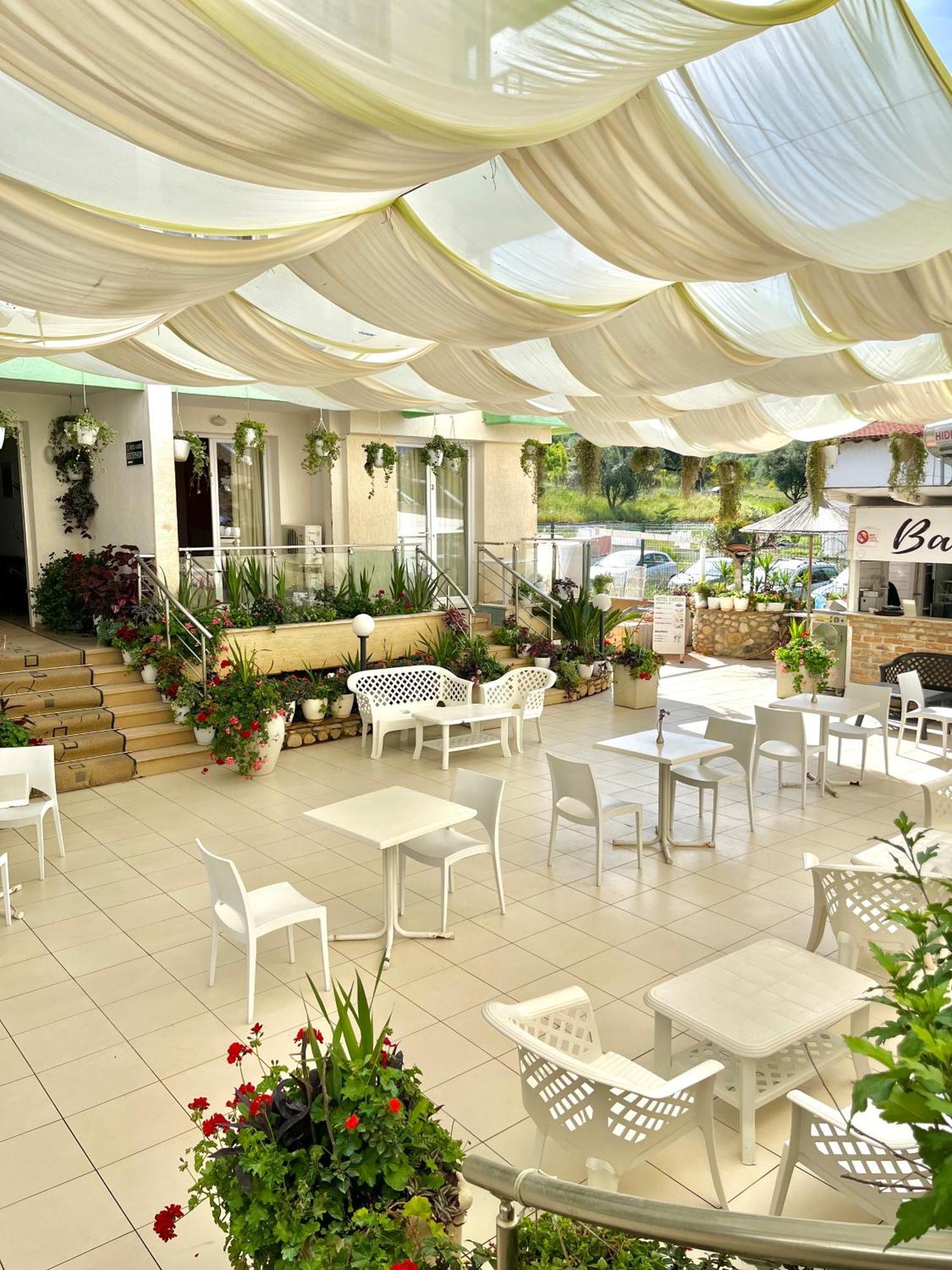 Hotel Garden Radhimë Buitenkant foto